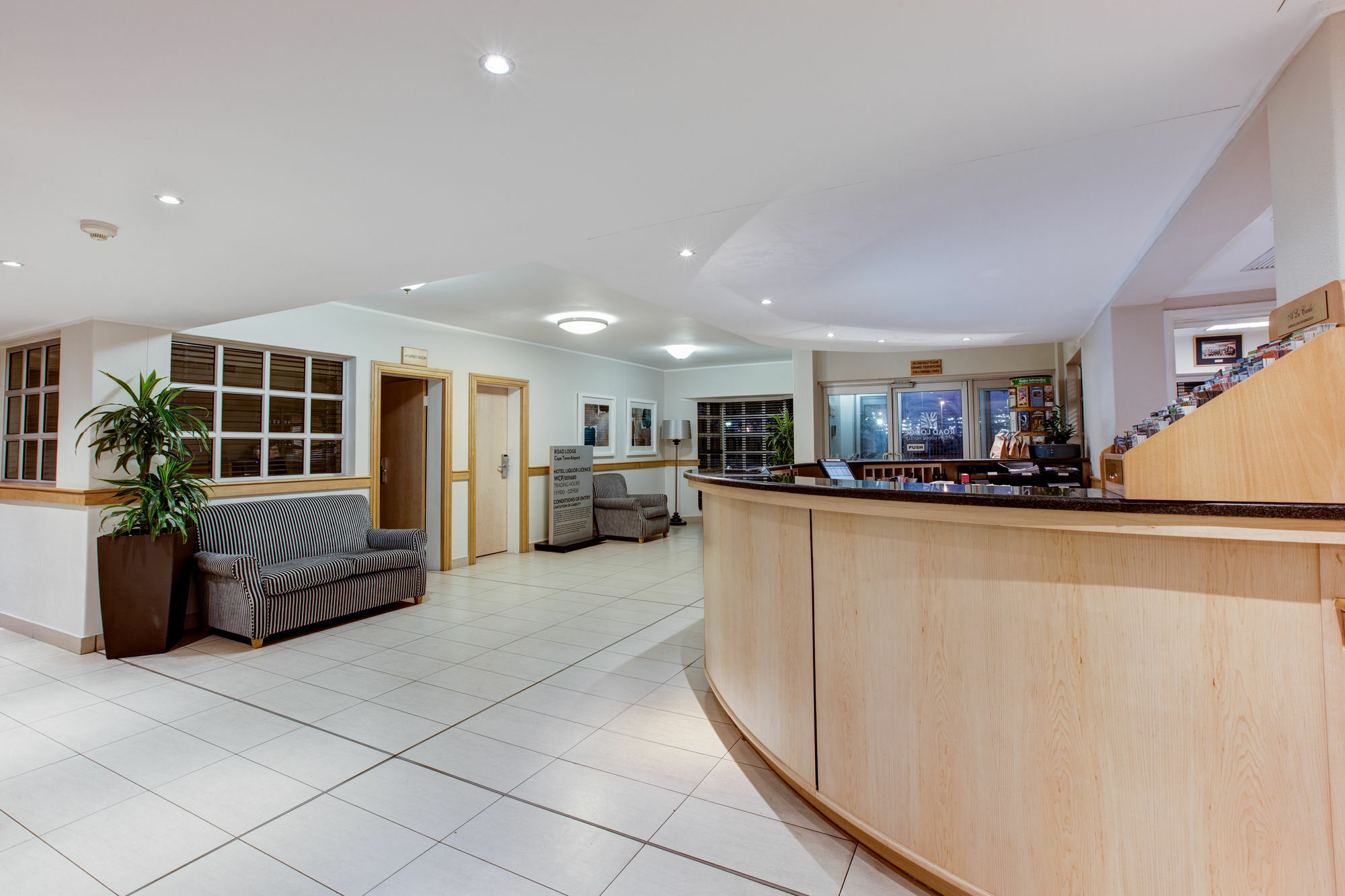 Road Lodge Cape Town International Airport エクステリア 写真